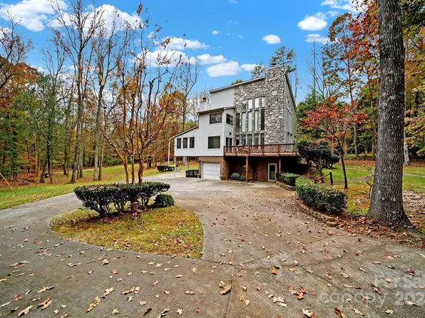 533 Amanda Dr, Matthews, NC 28104