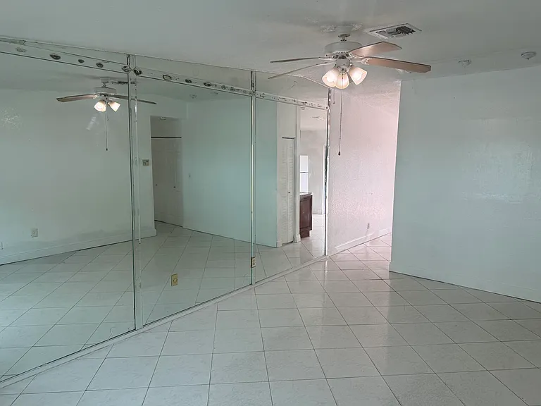 7814 Pembroke Rd — Photo 5