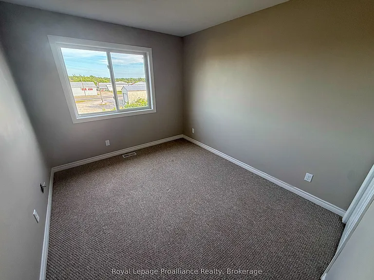 77 Mountain Ash Dr — Photo 17