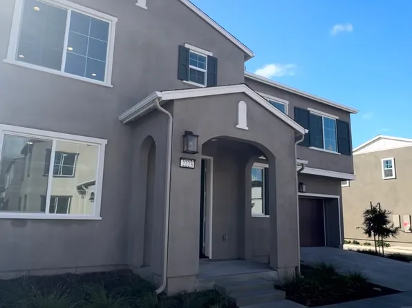 2223 N Oakridge Ct, Highland, CA 92346