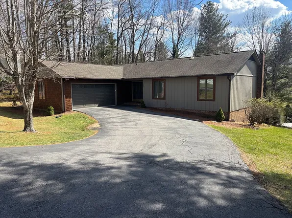 556 Appalachian Dr, Boone, NC 28607