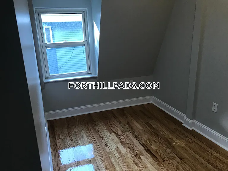 6 Saint James Pl — Photo 7