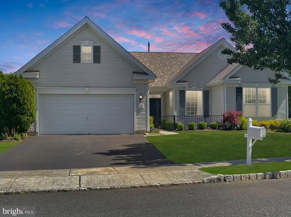 13 Allister Ln, Columbus, NJ 08022