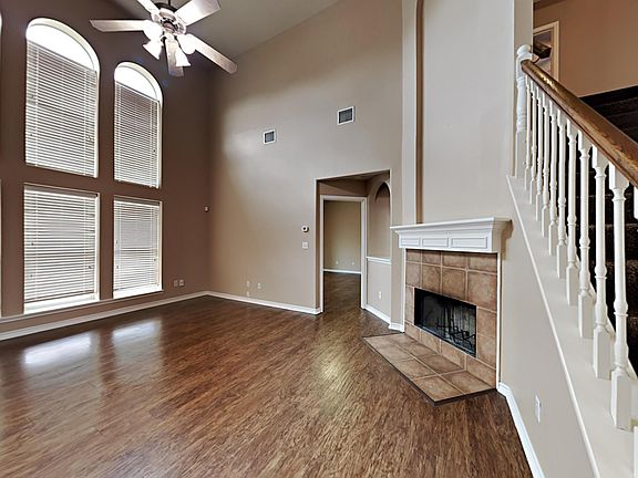 4th image of 6025 Suffolk Dr