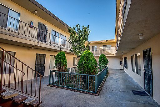 2nd image of 1145 Elden Ave APT 01