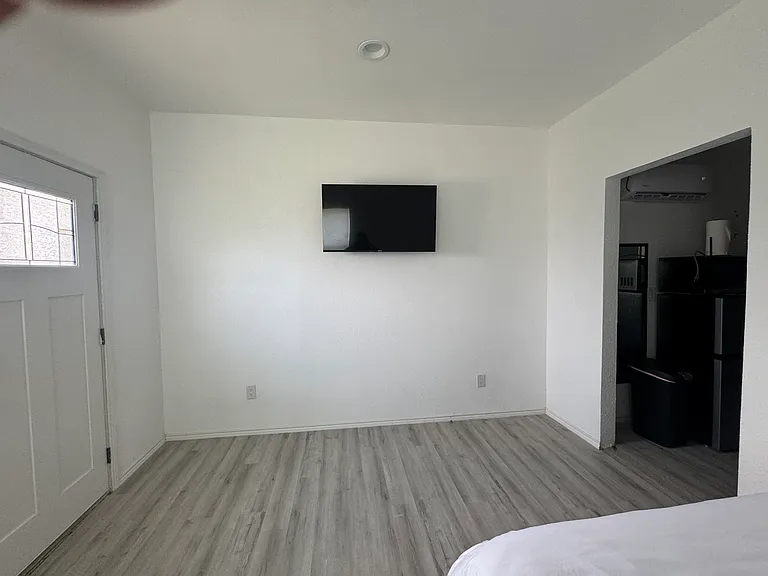 547 Lavena St — Photo 10