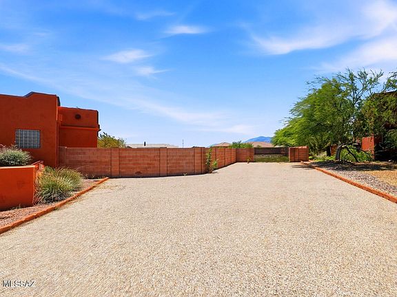 3rd image of 4144 Camino Soledad