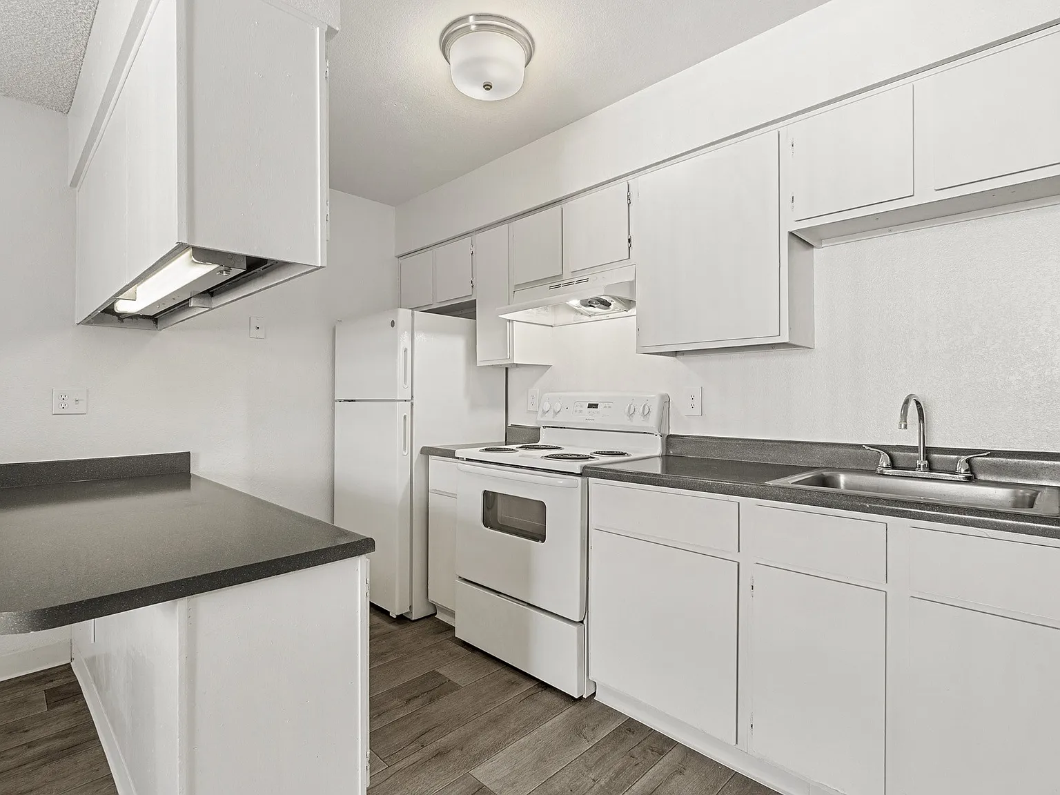 Acacia Hills — Photo 3