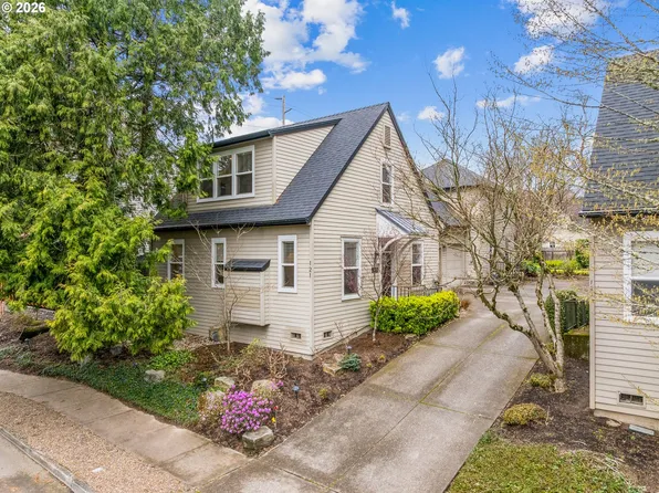 121 Wilbur St, Lake Oswego, OR 97034