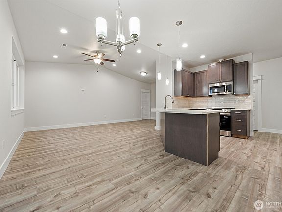 5th image of 1505 7th Avenue NE