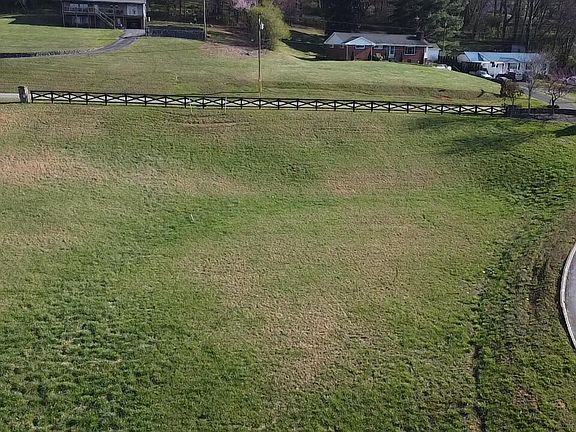 5th image of 542 River Rd