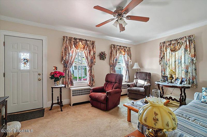 4th image of 19 Dott Avenue
