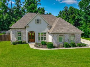 225 Pine Crest Dr, Madisonville, LA 70447