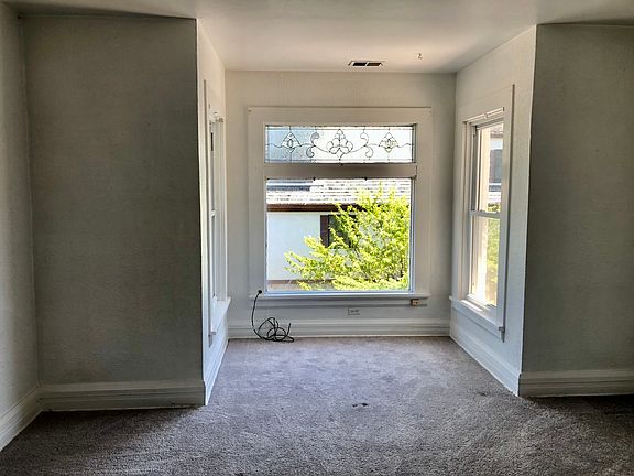 4th image of 946 Central Ave #2A