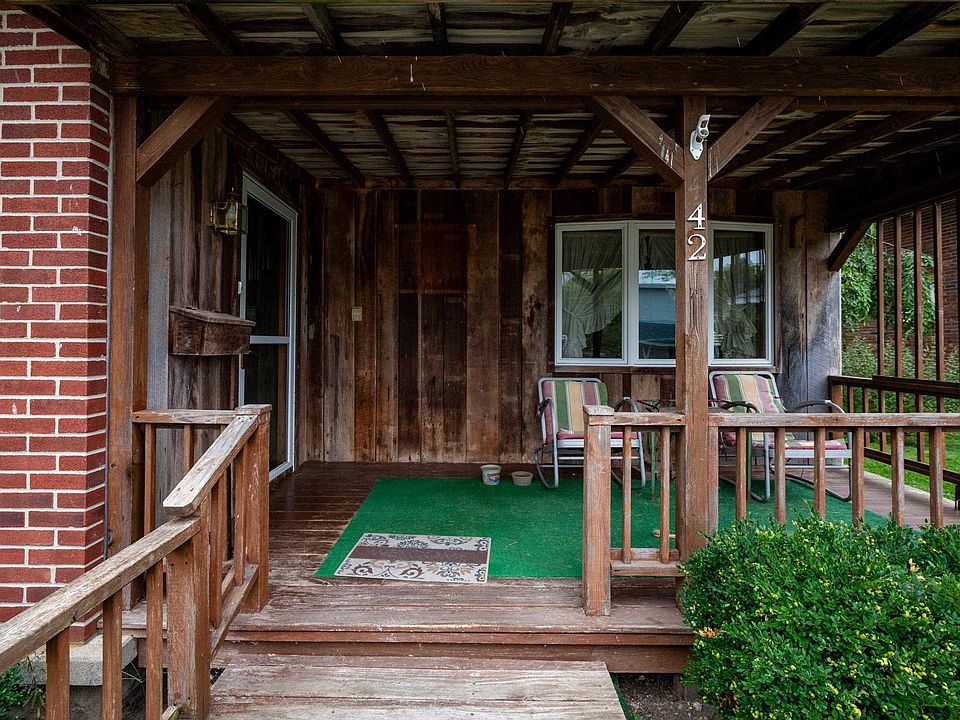 42 S Main St, Losantville, IN 47354 Zillow