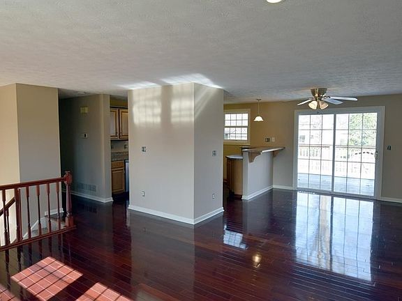 5th image of 7891 Castle Rock Dr NE