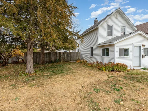 206 E Main St, Belle Plaine, MN 56011