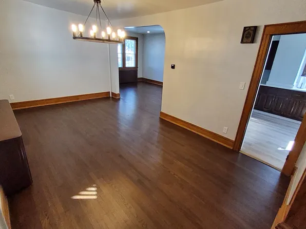 285 Born Street image 27 of 41