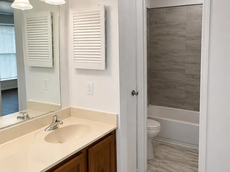 2103 Place Rebecca Ln #D5 — Photo 5