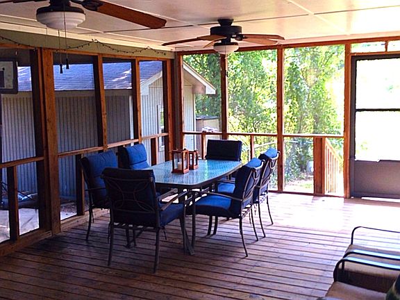 Screened in Porch