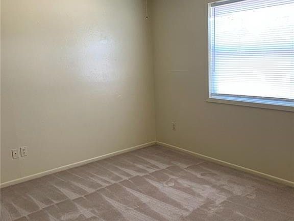 4th image of 1325-1327 Airline Dr