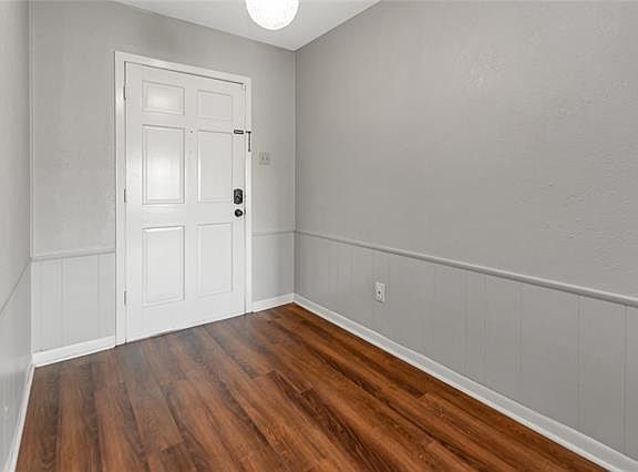 3rd image of 3307 Bonnie Lea St