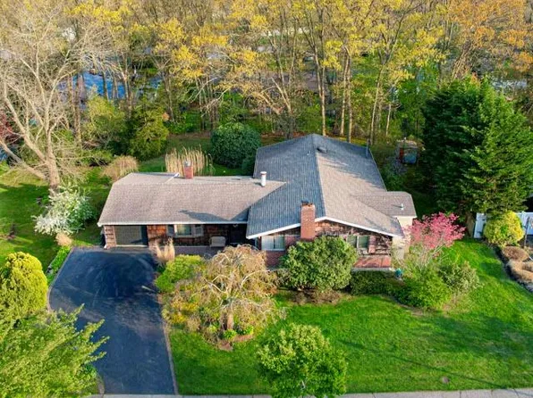 21 Fuller Street, Dix Hills, NY 11746