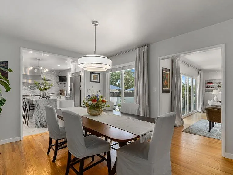 2030 N Altadena Dr — Photo 10