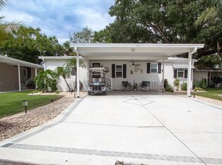121 N Lake Dr, Leesburg, FL 34788