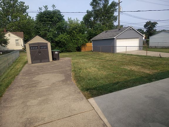 2nd image of 5932 Katherine Ave
