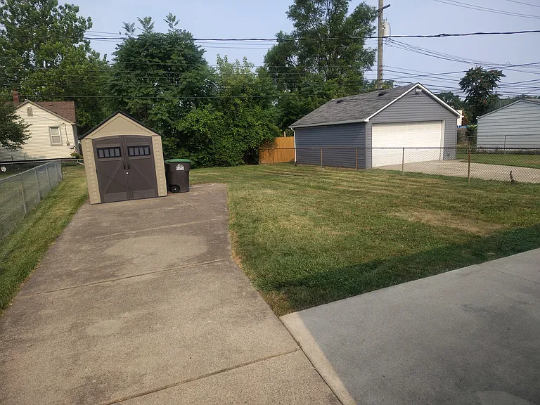 5932 Katherine Ave — Photo 2