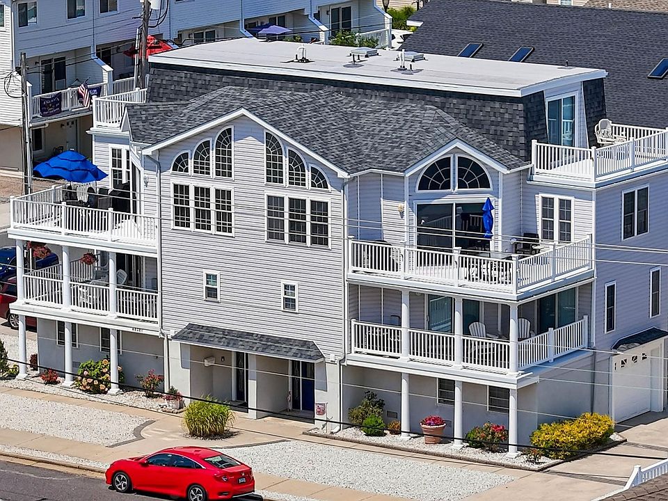 1st image of 4808 Pleasure Ave N #Sea