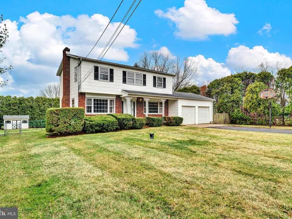 21 Fabrow Dr, Titusville, NJ 08560