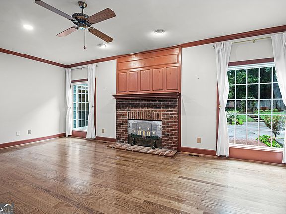 3rd image of 4138 Town Branch Ct SW