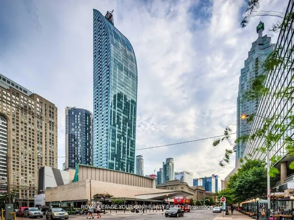 8 The Esplanade, Toronto, ON