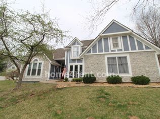 5408 Meadow Lk, Parkville, MO 64152