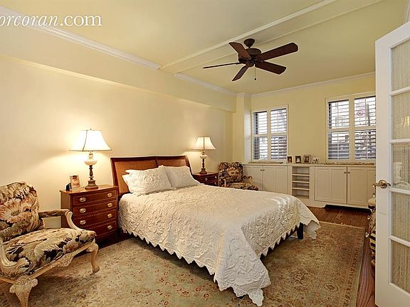 3rd image of 25 Sutton Pl S APT 1A