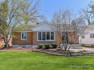 856 N Webster St, Naperville, IL