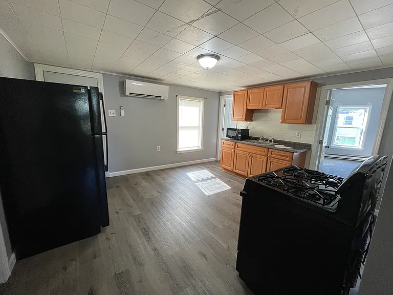 93 Whipple St #2 — Photo 2