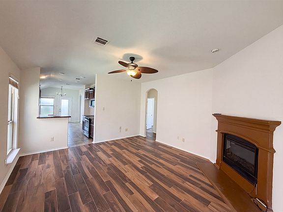3rd image of 1704 River Oak Ln
