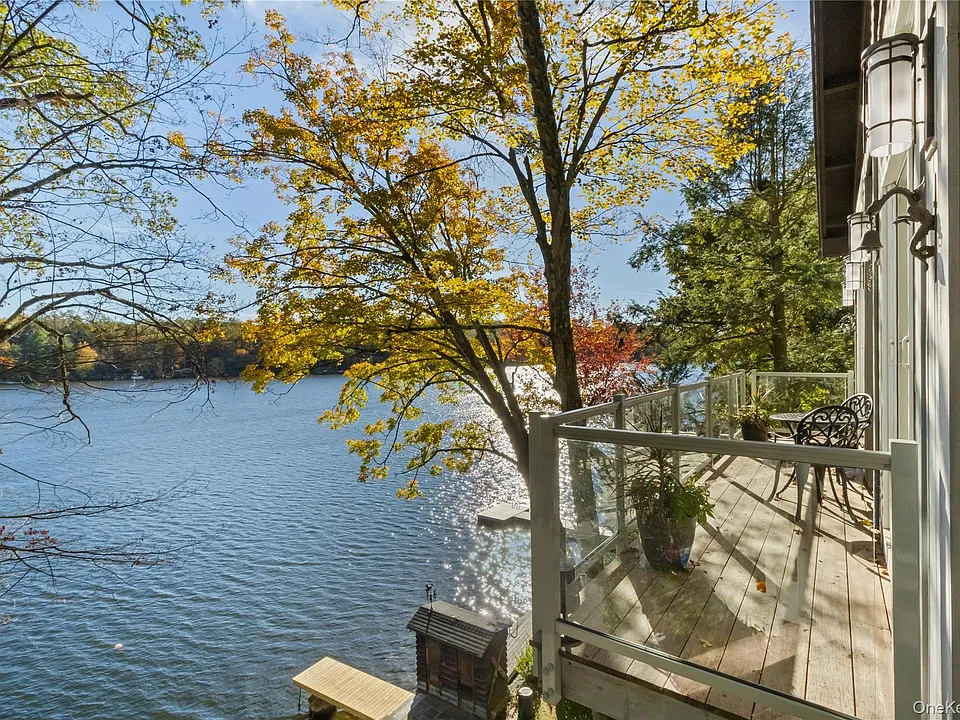 50 Cove Rd