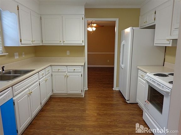 4th image of 2839 Harwood Dr