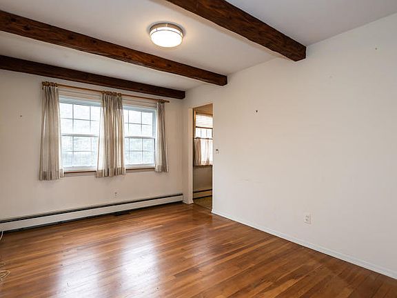 5th image of 37B E 14th St