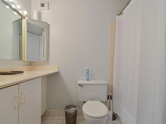 5th image of 405 N Wabash Ave Unit 912