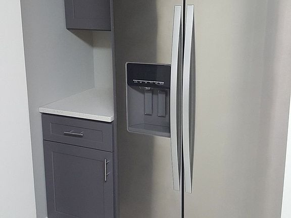 3rd image of 2108 W Eastwood Ave #1F