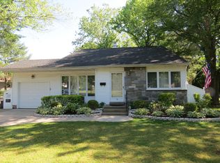 318 Tearose Ln, Cherry Hill, NJ 08003
