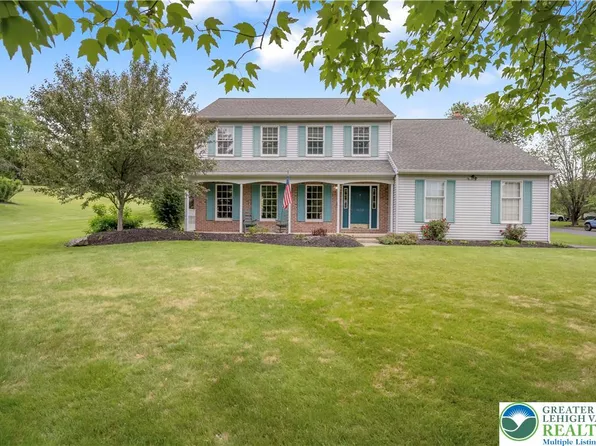 5650 N Halbea St, Bethlehem, PA 18017