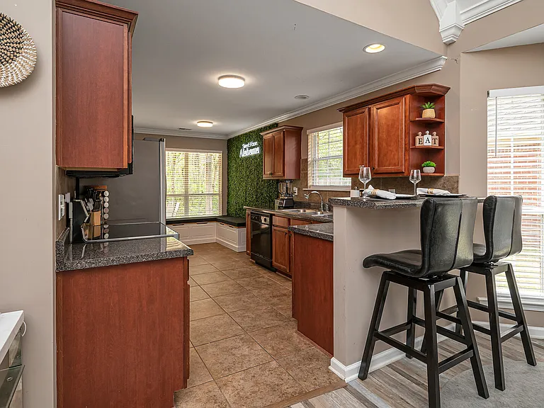 Willow Glenn Dr — Photo 10