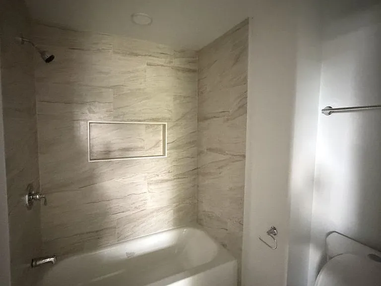 746 Barrett Pl — Photo 6
