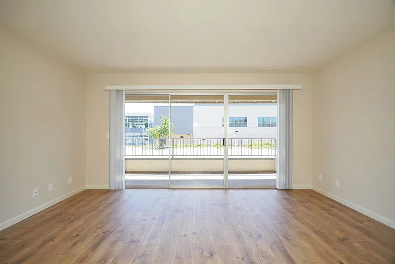 1825 California Street — Photo 2